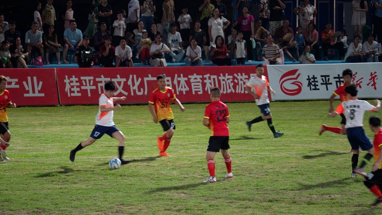 点燃乡村运动热情!首届“稻香杯”足球超级联赛打响