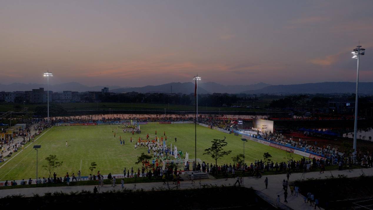 点燃乡村运动热情!首届“稻香杯”足球超级联赛打响