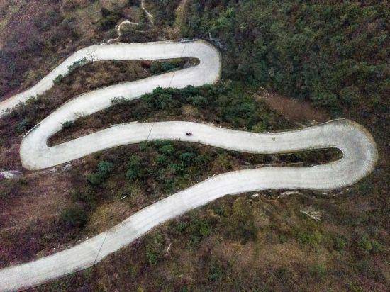 这所乡村小学，足球是孩子们的“翅膀”