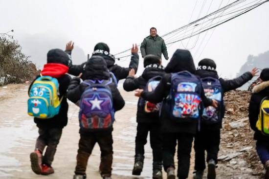 这所乡村小学，足球是孩子们的“翅膀”