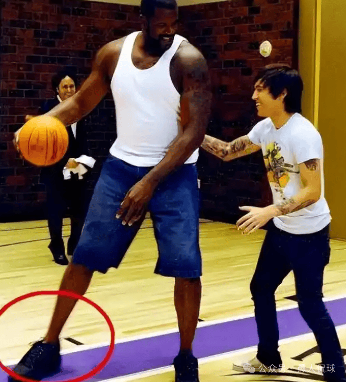 为何NBA巨星几乎被黑人球员垄断？这5张照片 能给你答案