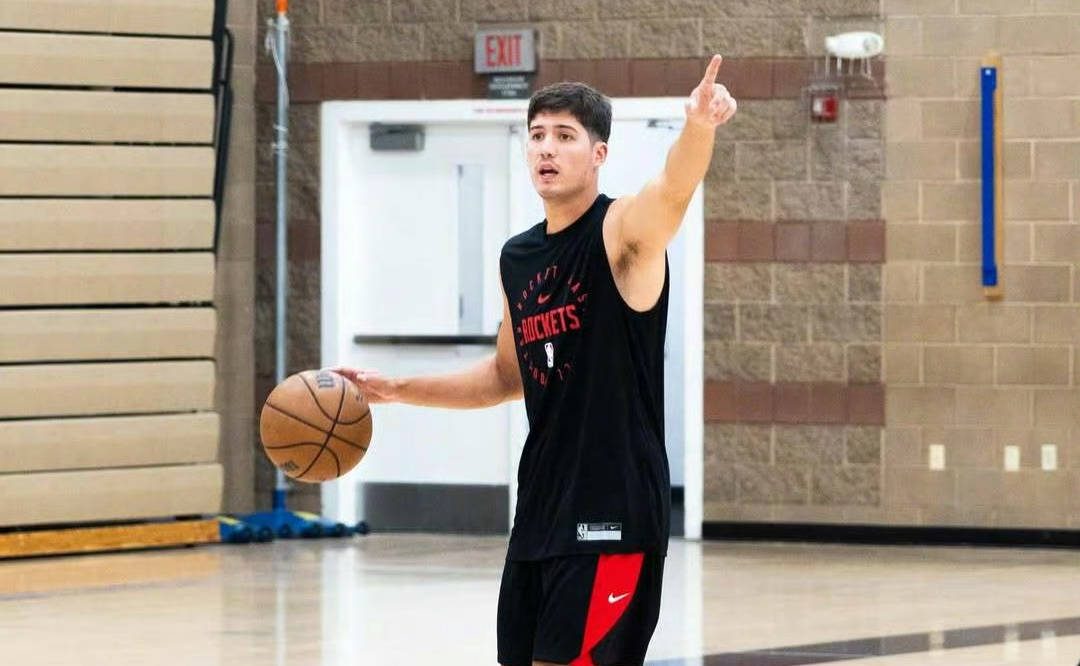 23+5，命中率36.4%，谢泼德提前结束夏联，火箭队边缘后卫借机上位