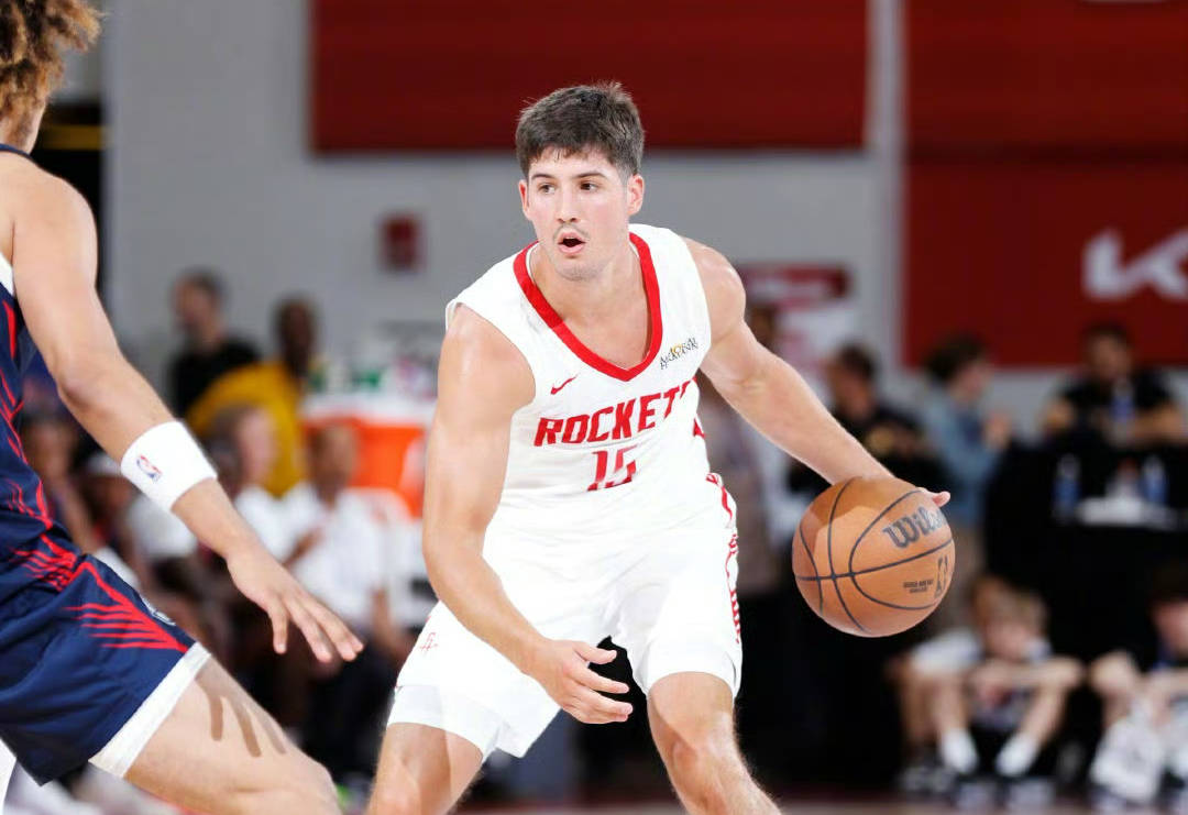 23+5，命中率36.4%，谢泼德提前结束夏联，火箭队边缘后卫借机上位