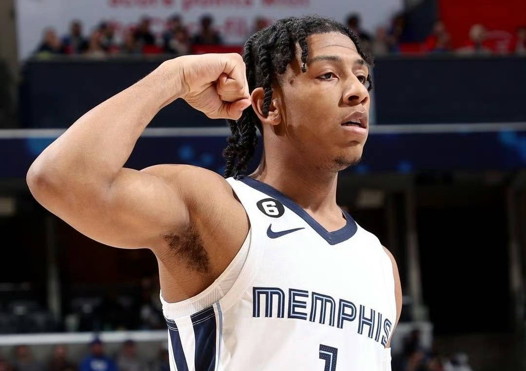 23+5，命中率36.4%，谢泼德提前结束夏联，火箭队边缘后卫借机上位