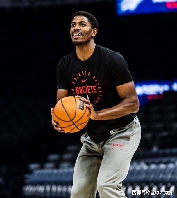 再见休斯顿！火箭队离队第7人出炉！夏联15中4，火箭队一举两得