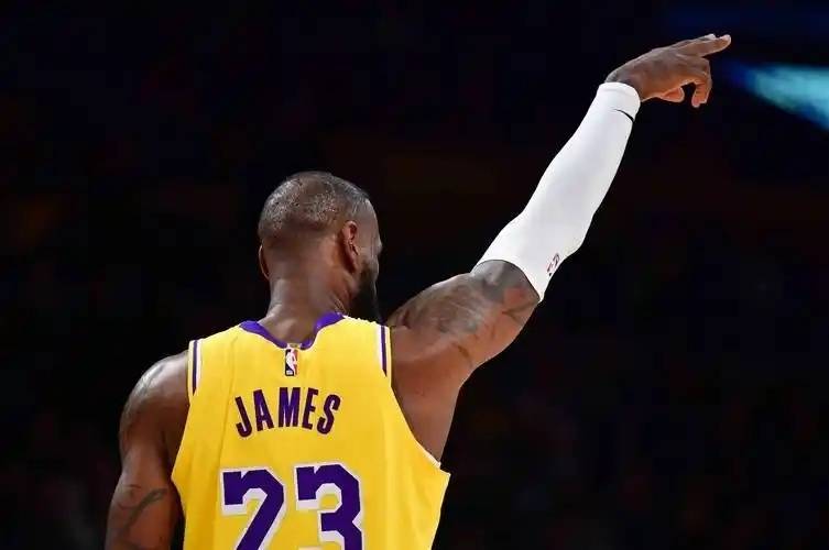 詹姆斯和洛杉矶湖人,若好聚好散也挺好的