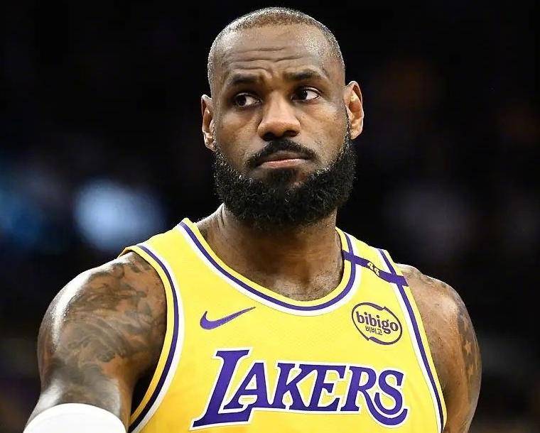 德玛尔德罗赞:中投王者的复兴之旅,圣安东尼奥马刺的得分保障。