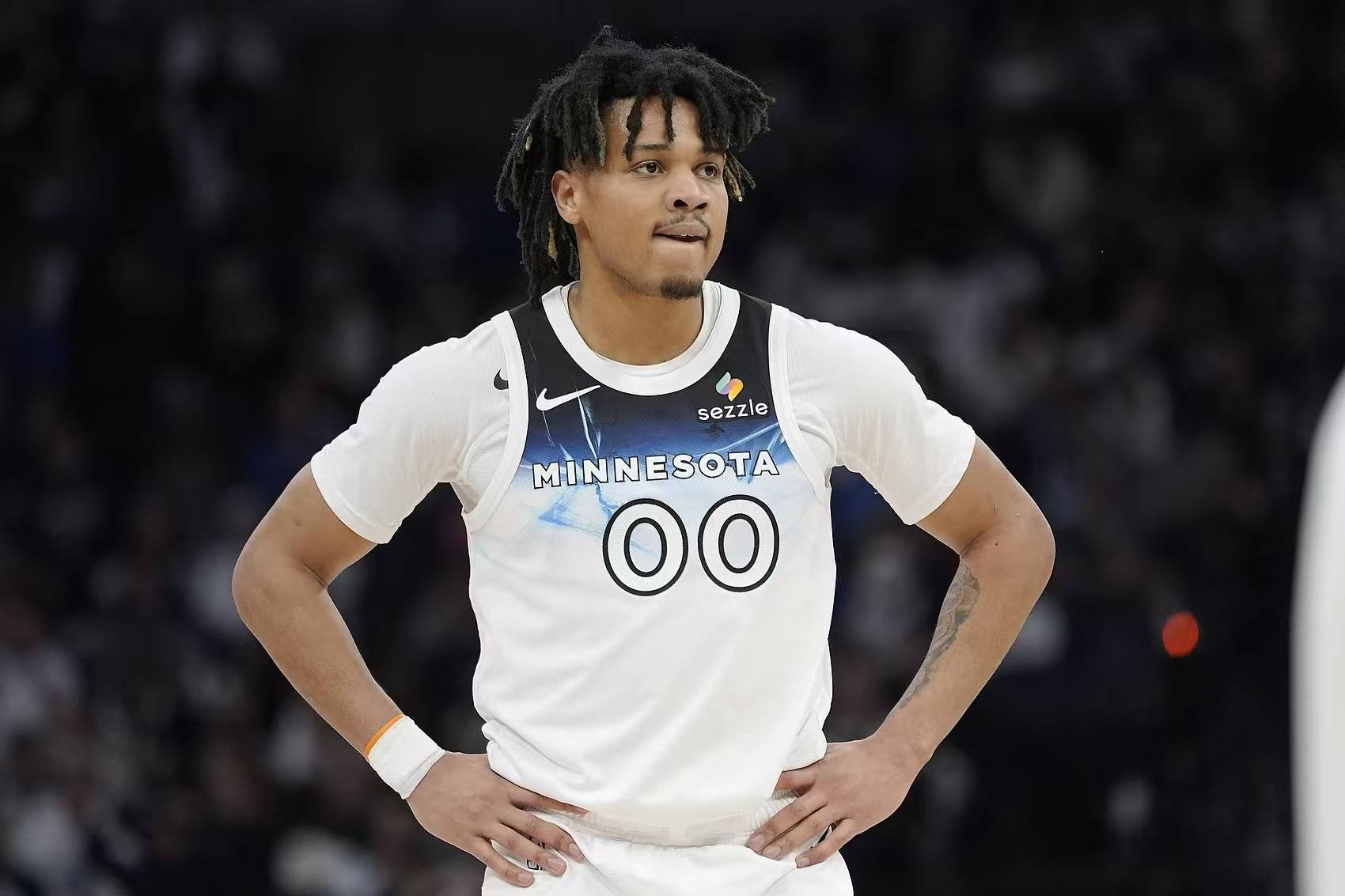 开云体育下载-狼队三少轰46+18！难怪要交易戈贝尔，22分钟6帽，狼队迎超级大闸