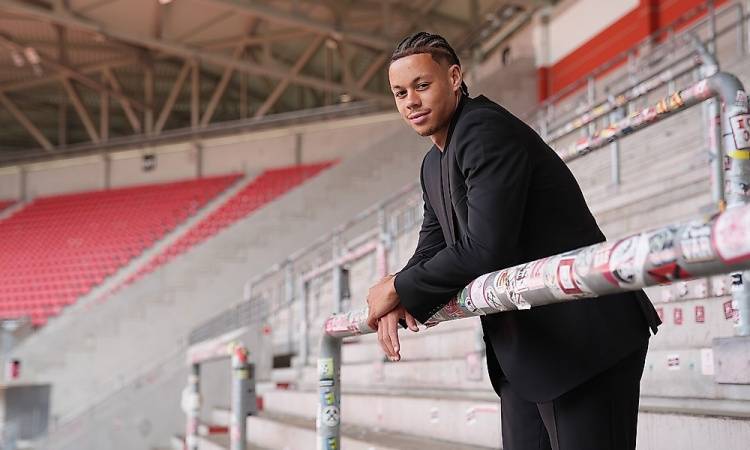 开云体育-官方：弗赖堡从柏林赫塔签下德国U21国脚舍汉特