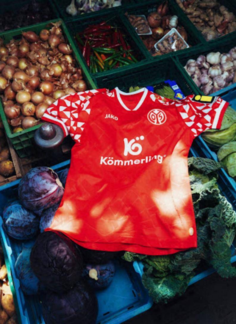 开云体育下载-美因茨05足球俱乐部发布25/26赛季全新主场球衣