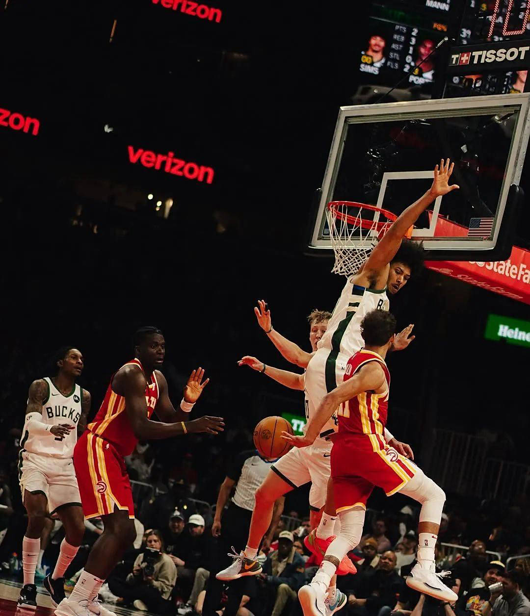 老鹰拒绝续约！特雷杨告别亚特兰大