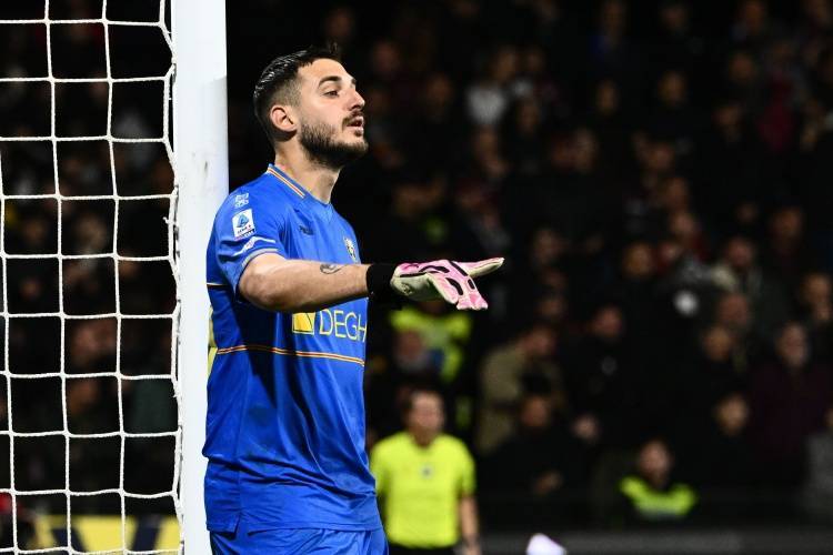 开云体育app-斯基拉：那不勒斯、罗马、都灵有意莱切门将法尔科内