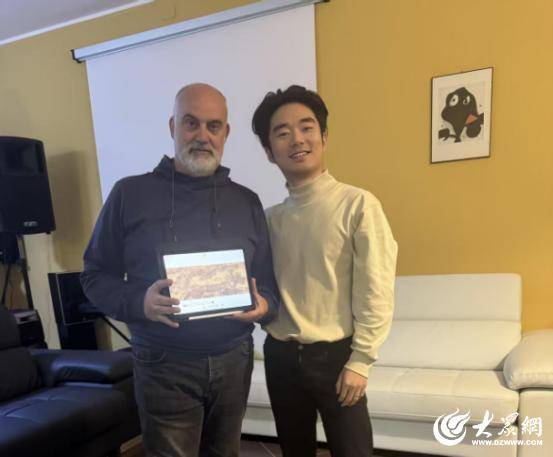 开云-鄄城学子在意大利莱切展示《清明上河图》魅力