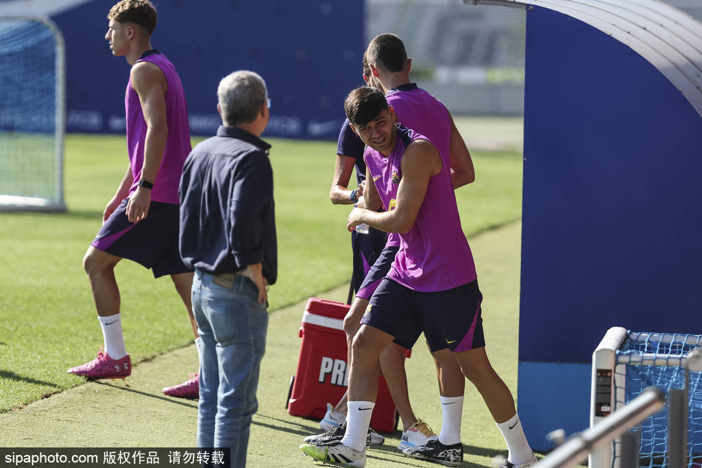 开云体育首页-巴萨备战莱万特：德容缺席，战术调整引关注