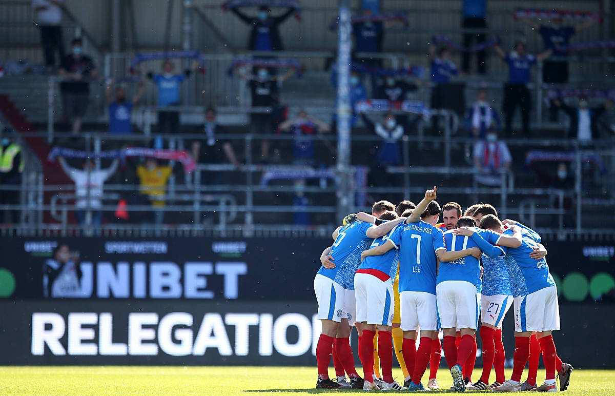 开云体育首页-升降级球队对决！比勒菲尔德力争胜利，荷尔斯泰因基尔追赶尾声！