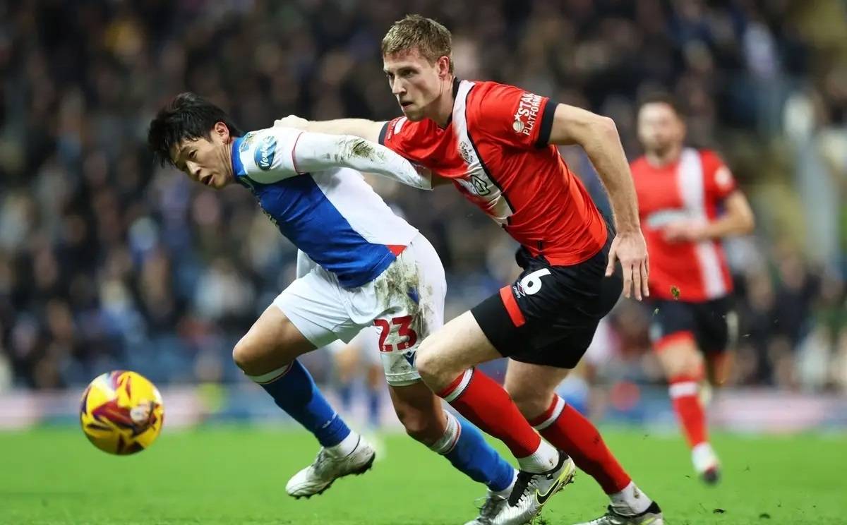 联赛杯-伯恩利5-0德比郡：对阵没落豪门，实力悬殊的对决|前瞻