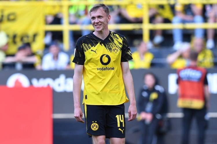 kaiyun-身价2500万图片报：布伦特福德总价7000万欧求购多特前锋拜尔