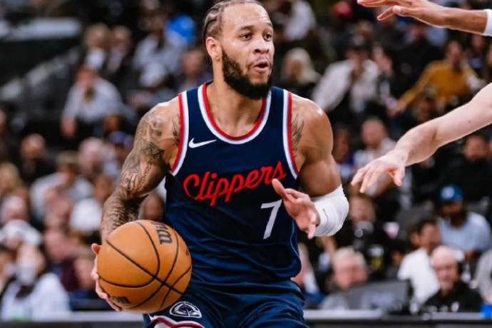 开云体育网址-阿米尔-科菲加盟密尔沃基雄鹿，贾米尔-杨签约迈阿密热火