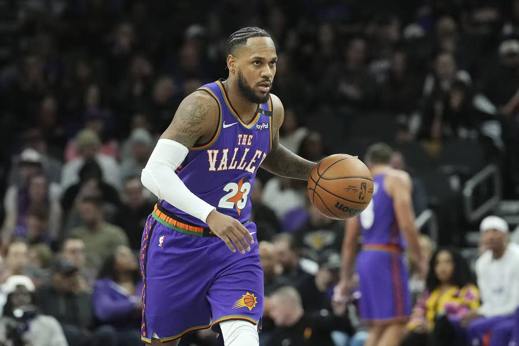 开云体育-NBA：湖人给小里+多个首轮？魔仙哥再遭重创，还有两笔裁员